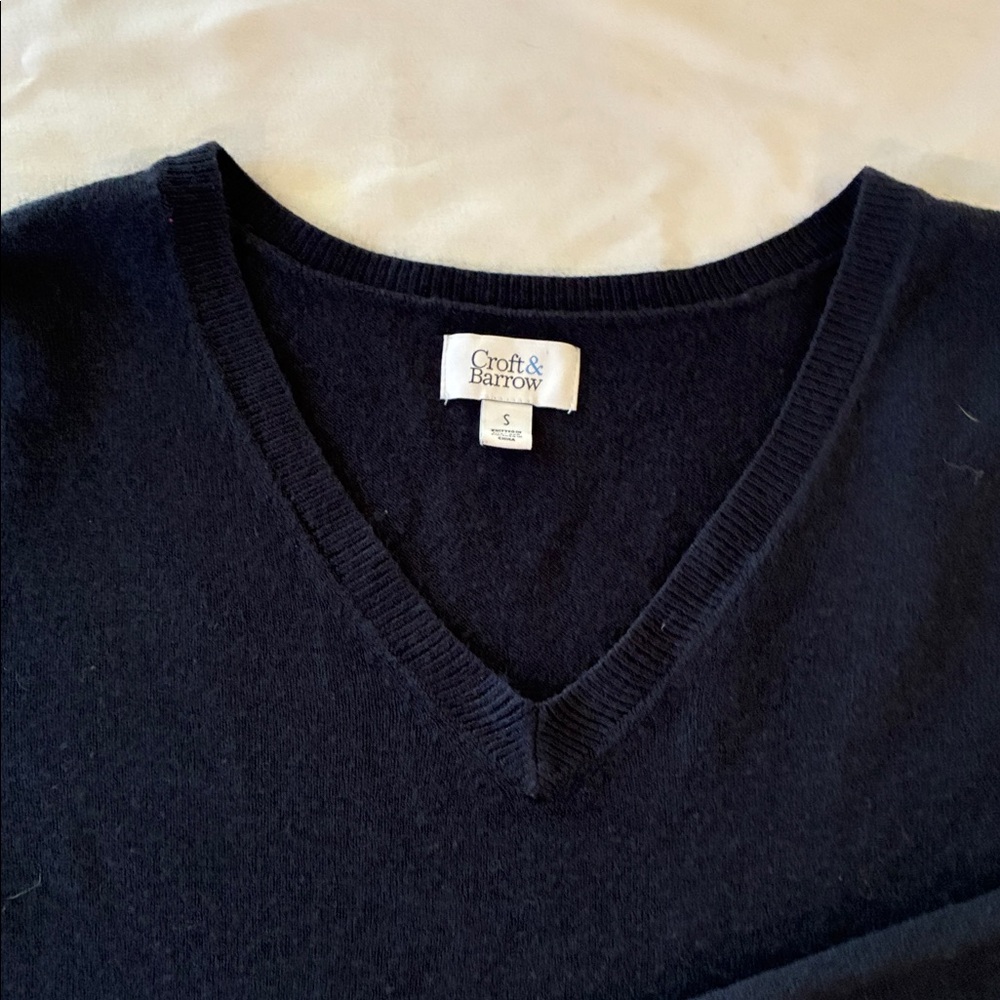 Croft & Barrow Sweater Women's Small NAVY Blue VNeck Sweater Super Soft and Knit - Picture 4 of 8